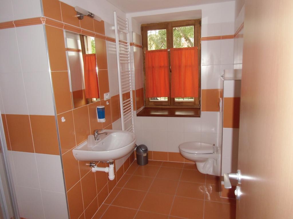 Penzion Pod Zamkem Zruc nad Sazavou Rom bilde